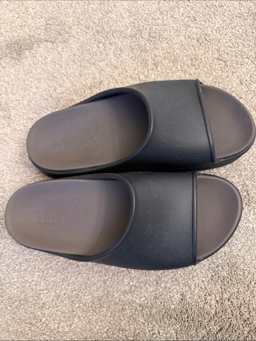 Dansko Devyn Black Slip-On Women's Slide Sandals